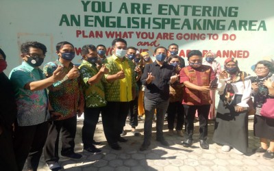 Finger Heart dari Mendikbud Nadiem Makarim